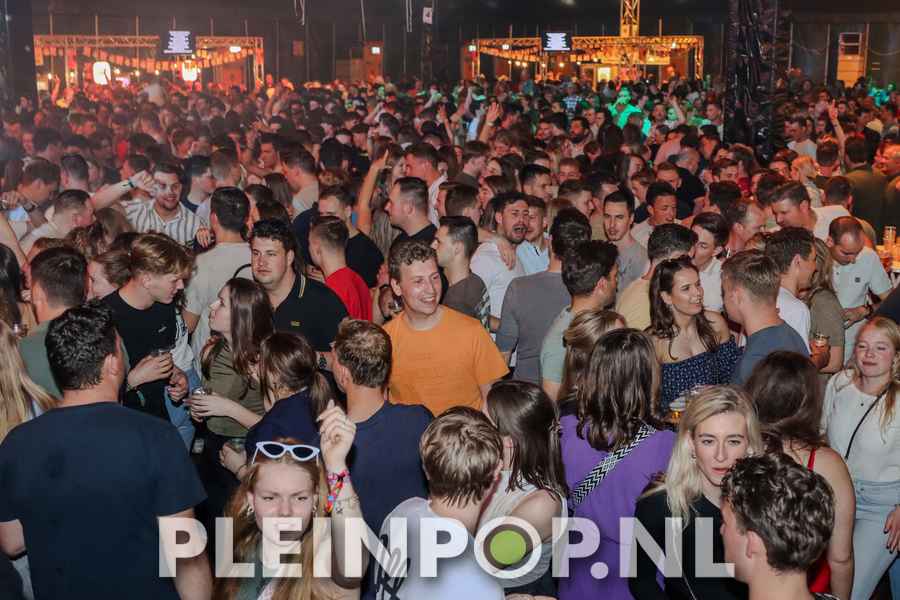 Publiek    Bezoekers (202)